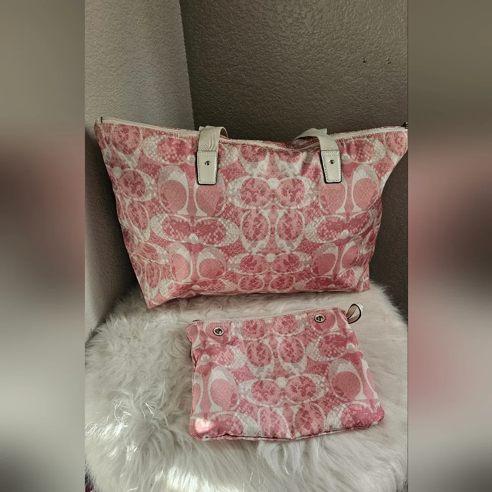 Coach Pink Signature Tote with Matching Pouch - Picture 5 of 13